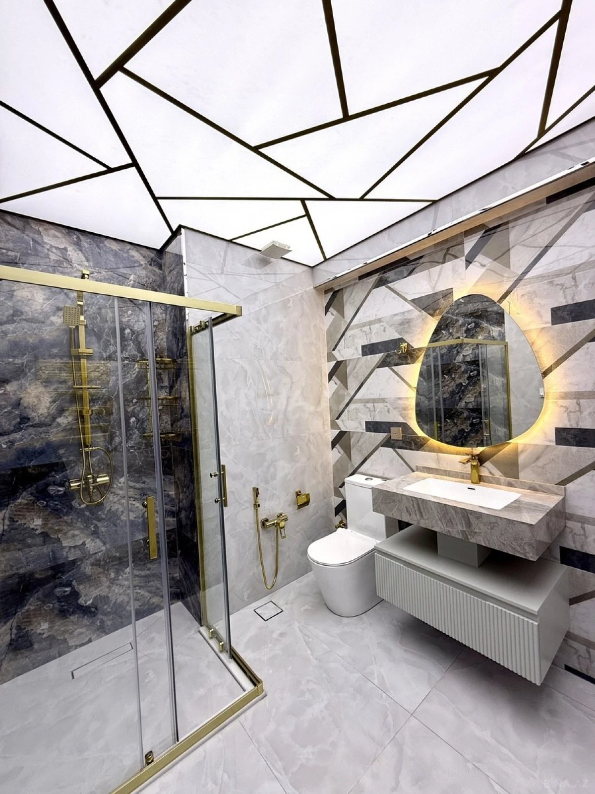 Satılır 3 otaqlı mənzil 110 m²