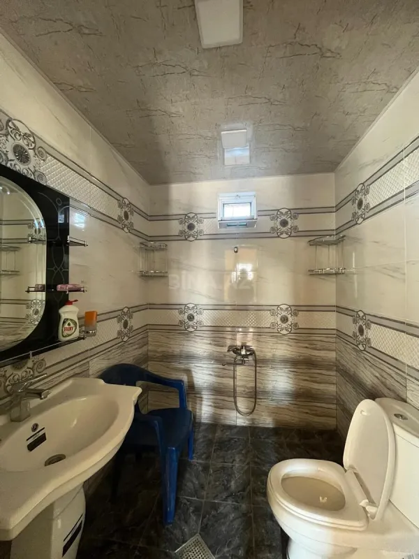 Satılır 5 otaqlı həyət evi 180 m²