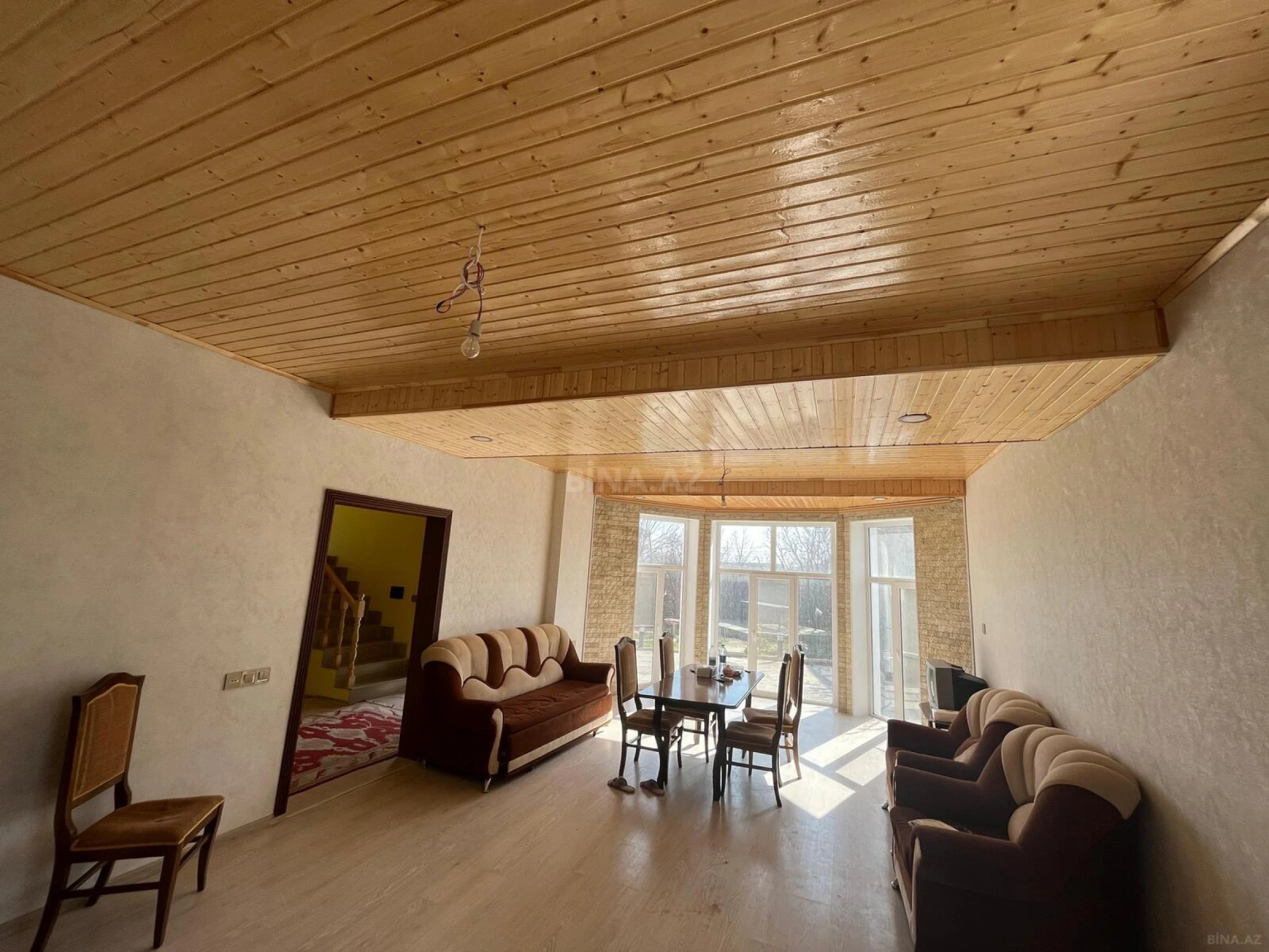 Satılır 5 otaqlı həyət evi 180 m²