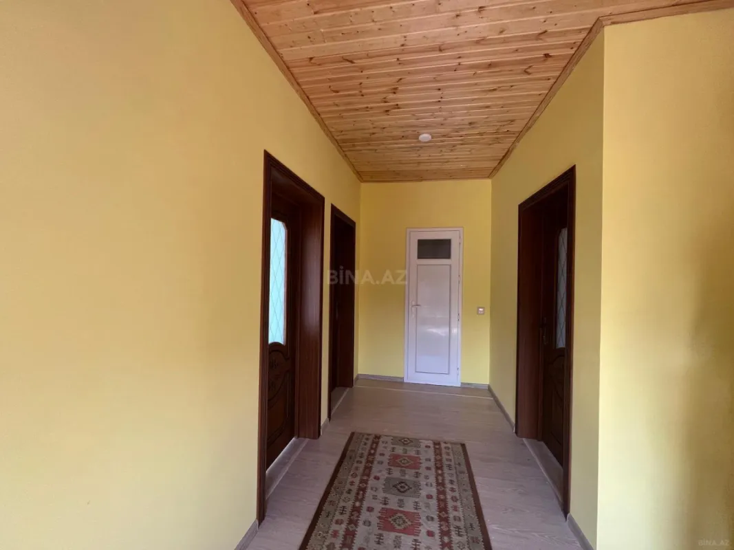 Satılır 5 otaqlı həyət evi 180 m²