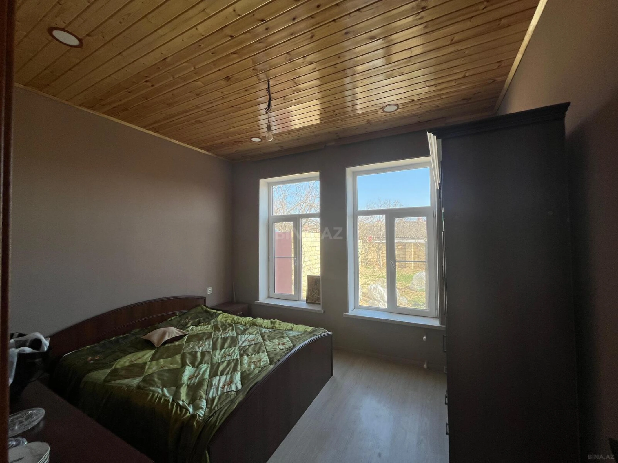 Satılır 5 otaqlı həyət evi 180 m²