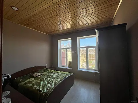 Satılır 5 otaqlı həyət evi 180 m²