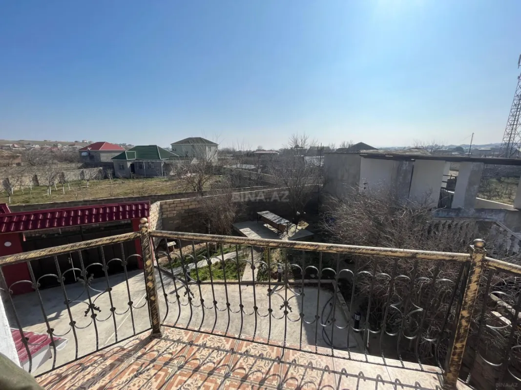 Satılır 5 otaqlı həyət evi 180 m²