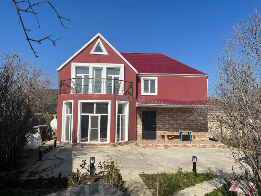 Satılır 5 otaqlı həyət evi 180 m²