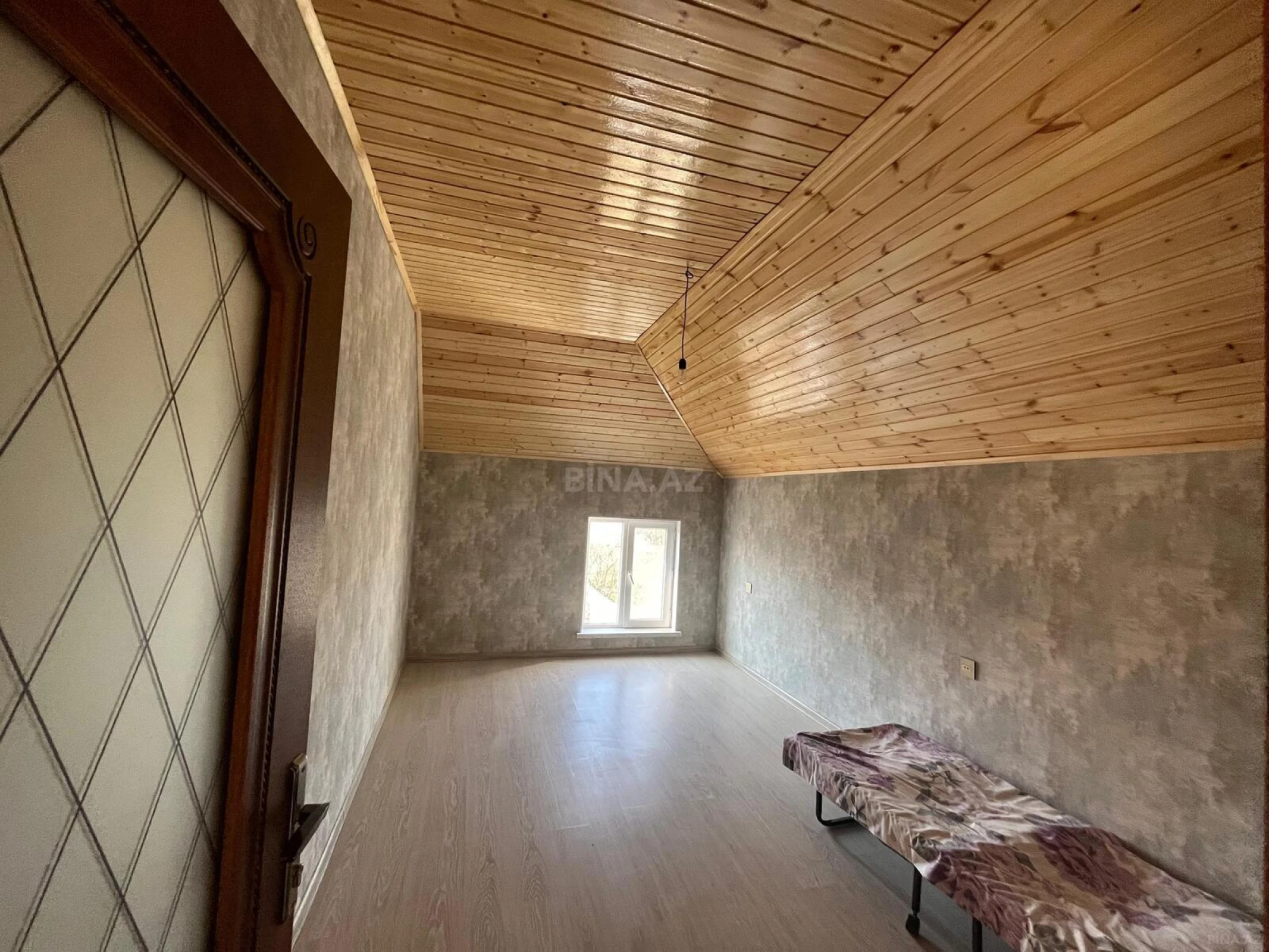 Satılır 5 otaqlı həyət evi 180 m²