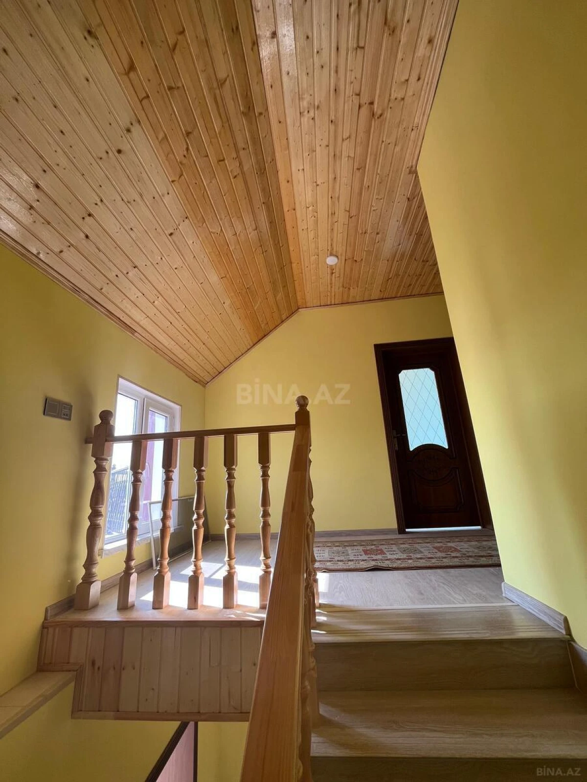 Satılır 5 otaqlı həyət evi 180 m²