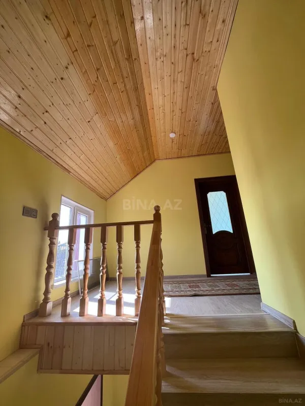 Satılır 5 otaqlı həyət evi 180 m²