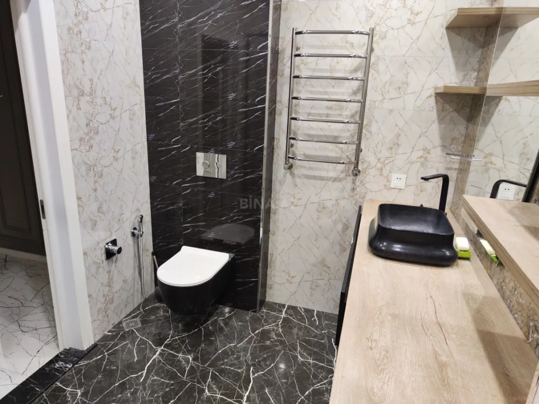 Satılır 2 otaqlı mənzil 65 m²