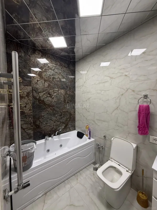 Satılır 4 otaqlı mənzil 173 m²