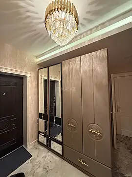 Satılır 4 otaqlı mənzil 173 m²