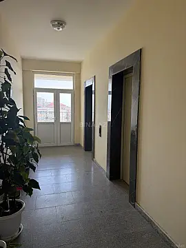 Satılır 4 otaqlı mənzil 173 m²