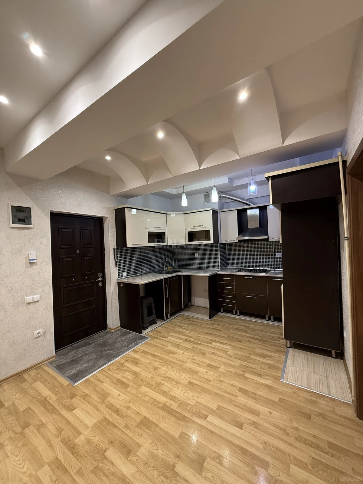 Satılır 2 otaqlı mənzil 68 m²