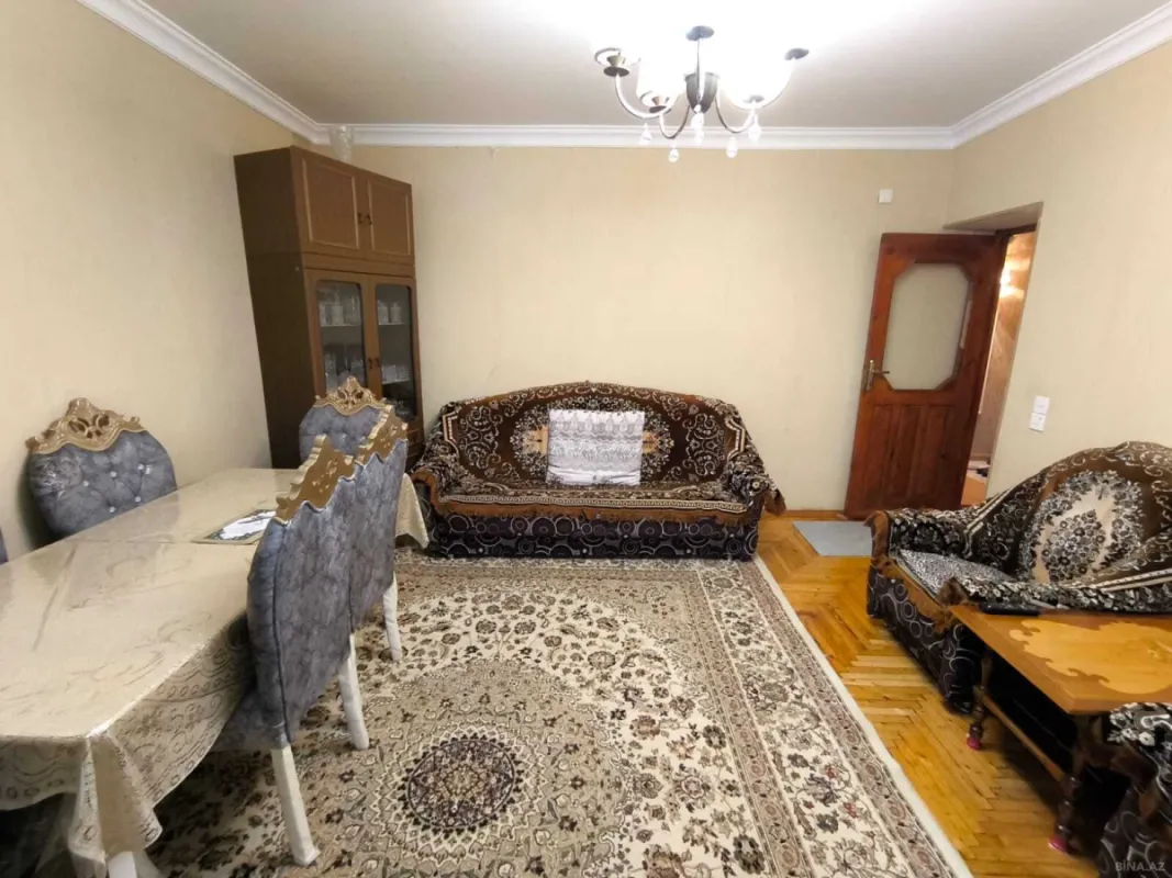 Satılır 4 otaqlı mənzil 100 m²