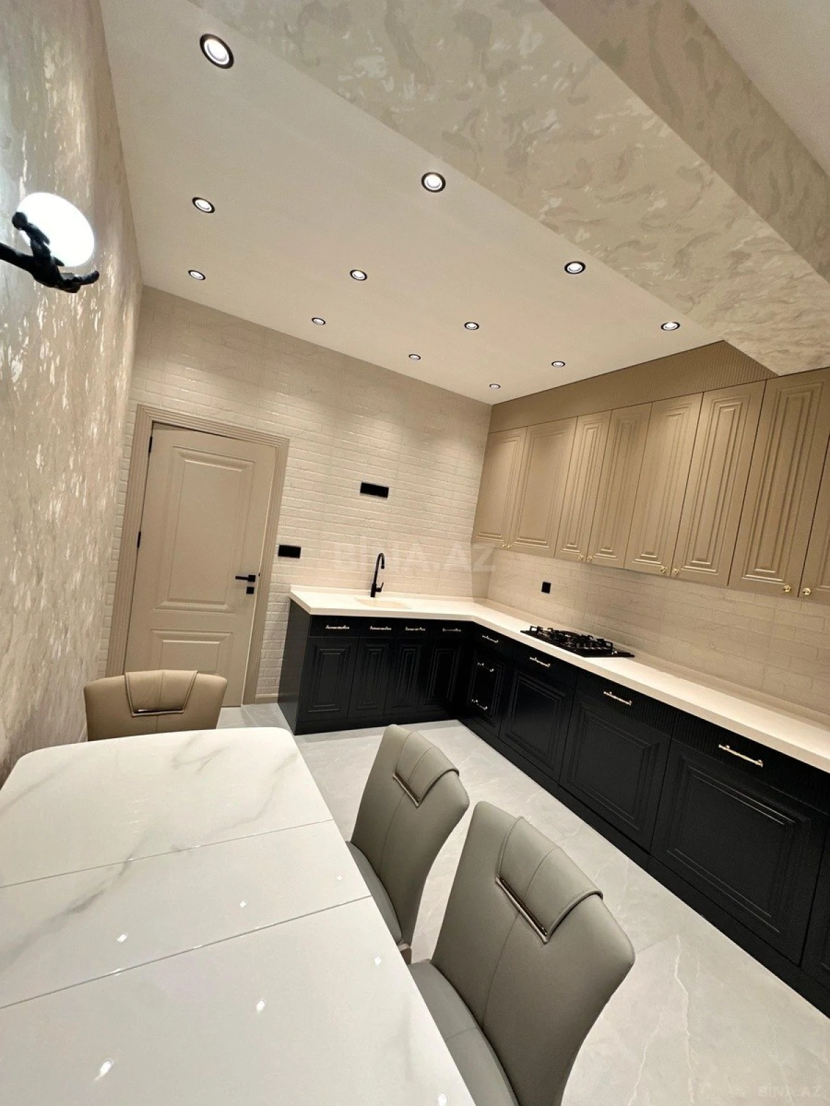 Satılır 2 otaqlı mənzil 80 m²