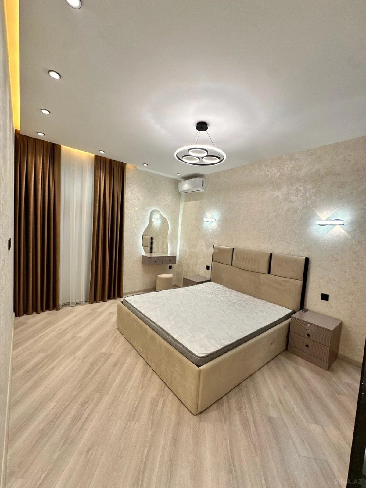 Satılır 2 otaqlı mənzil 80 m²