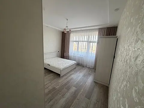 Kirayə verilir 2 otaqlı mənzil 75 m²
