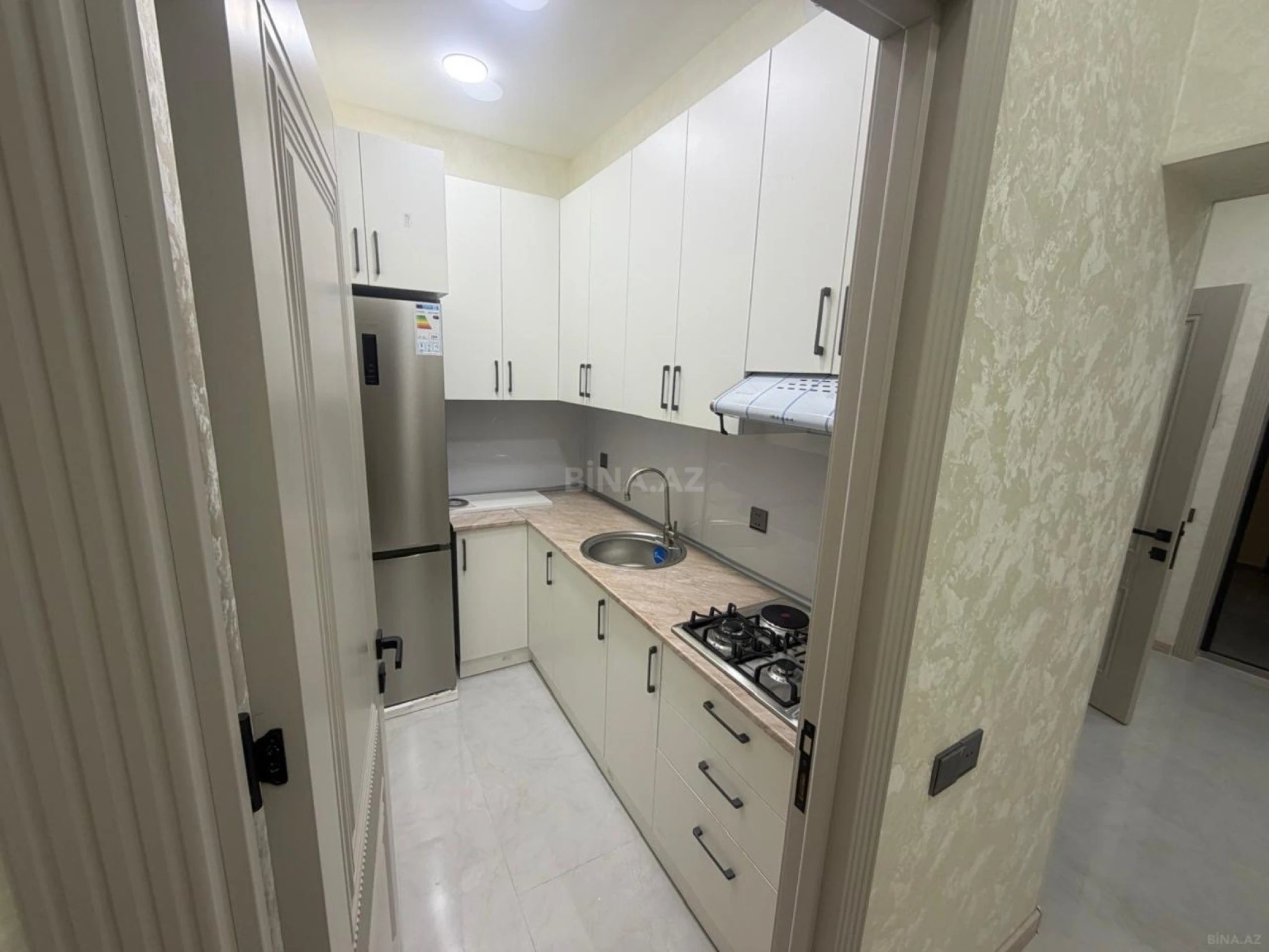 Kirayə verilir 2 otaqlı mənzil 75 m²