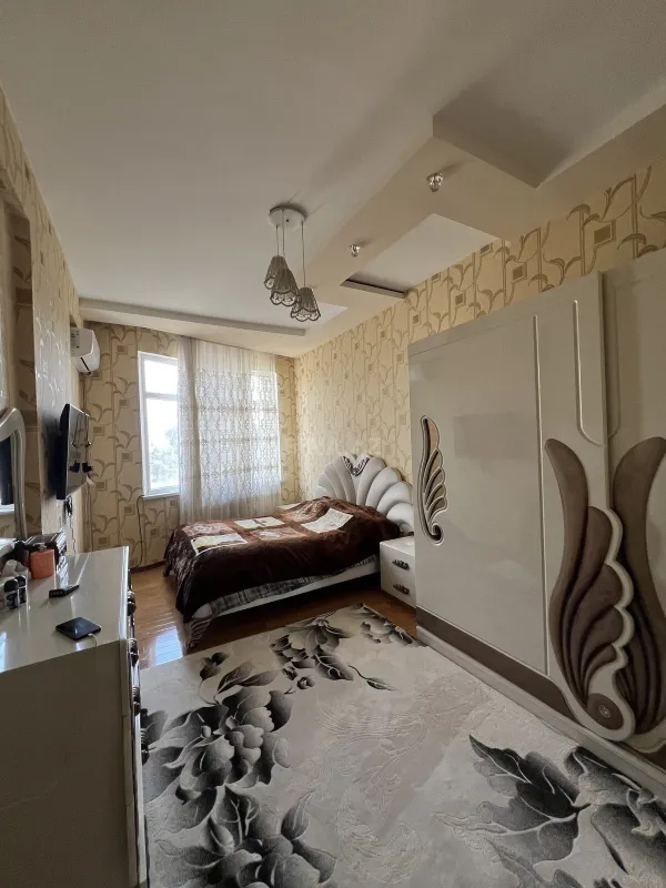 Satılır 3 otaqlı mənzil 107 m²