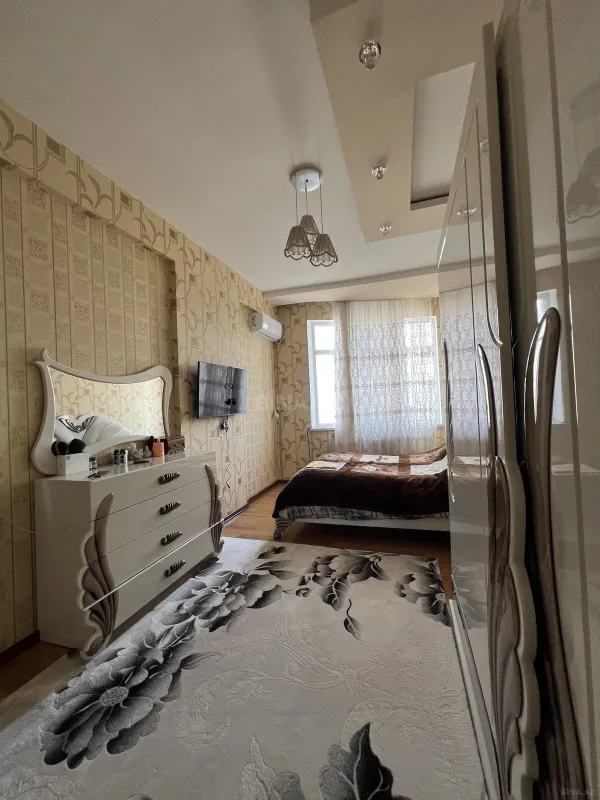 Satılır 3 otaqlı mənzil 107 m²