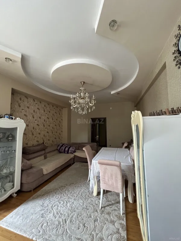 Satılır 3 otaqlı mənzil 107 m²