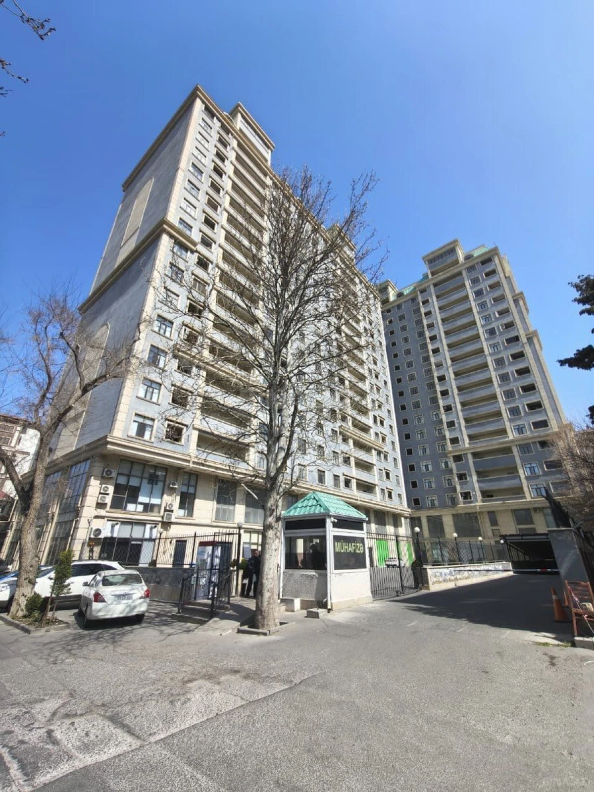 Satılır 3 otaqlı mənzil 138 m²
