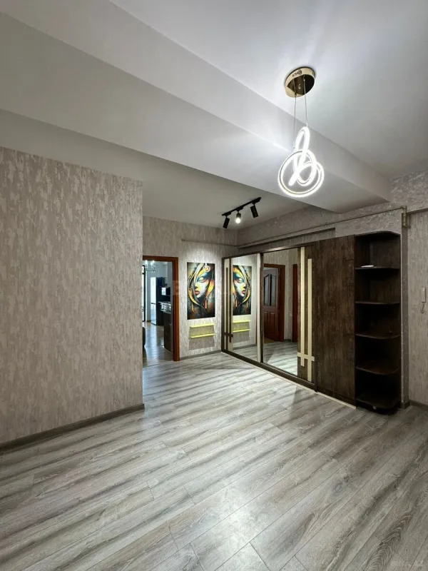 Kirayə verilir 3 otaqlı mənzil 110 m²