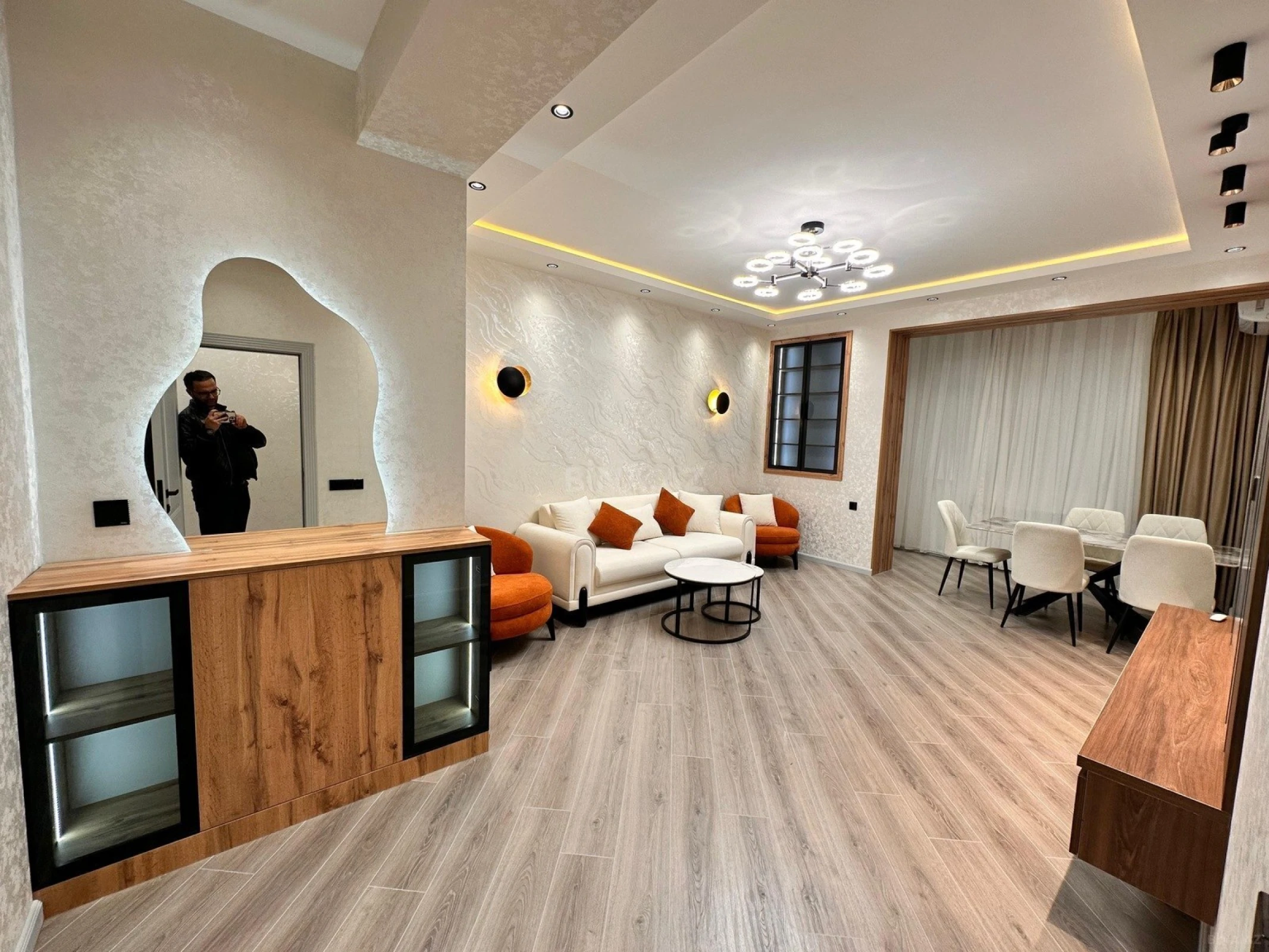 Satılır 2 otaqlı mənzil 82 m²