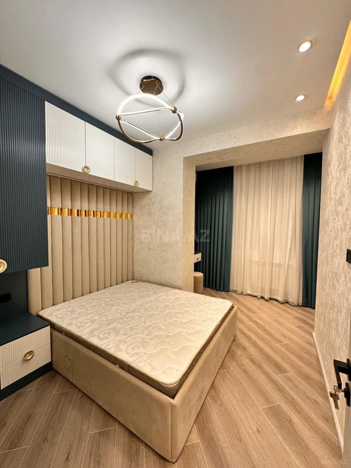 Satılır 2 otaqlı mənzil 82 m²