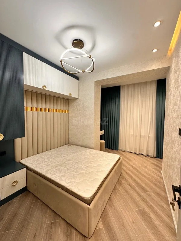 Satılır 2 otaqlı mənzil 82 m²