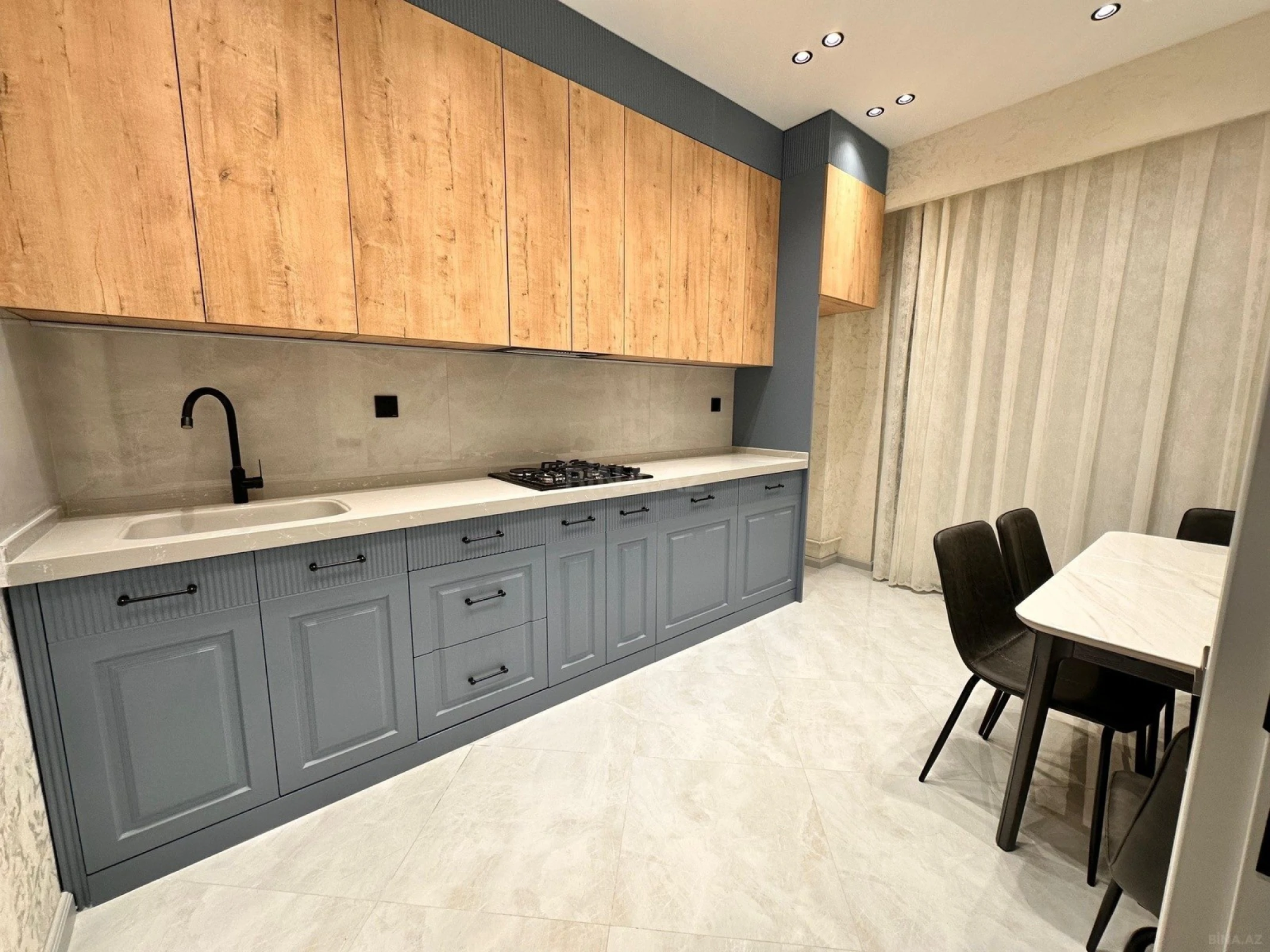 Satılır 2 otaqlı mənzil 82 m²