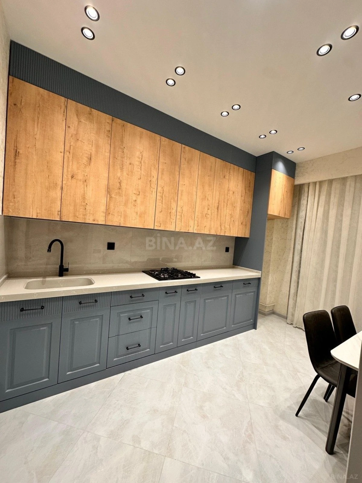 Satılır 2 otaqlı mənzil 82 m²