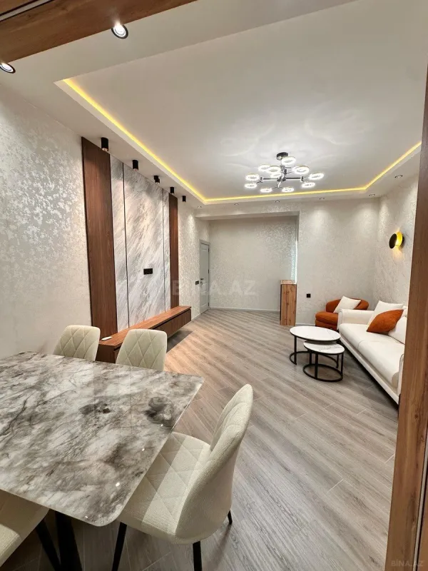 Satılır 2 otaqlı mənzil 82 m²
