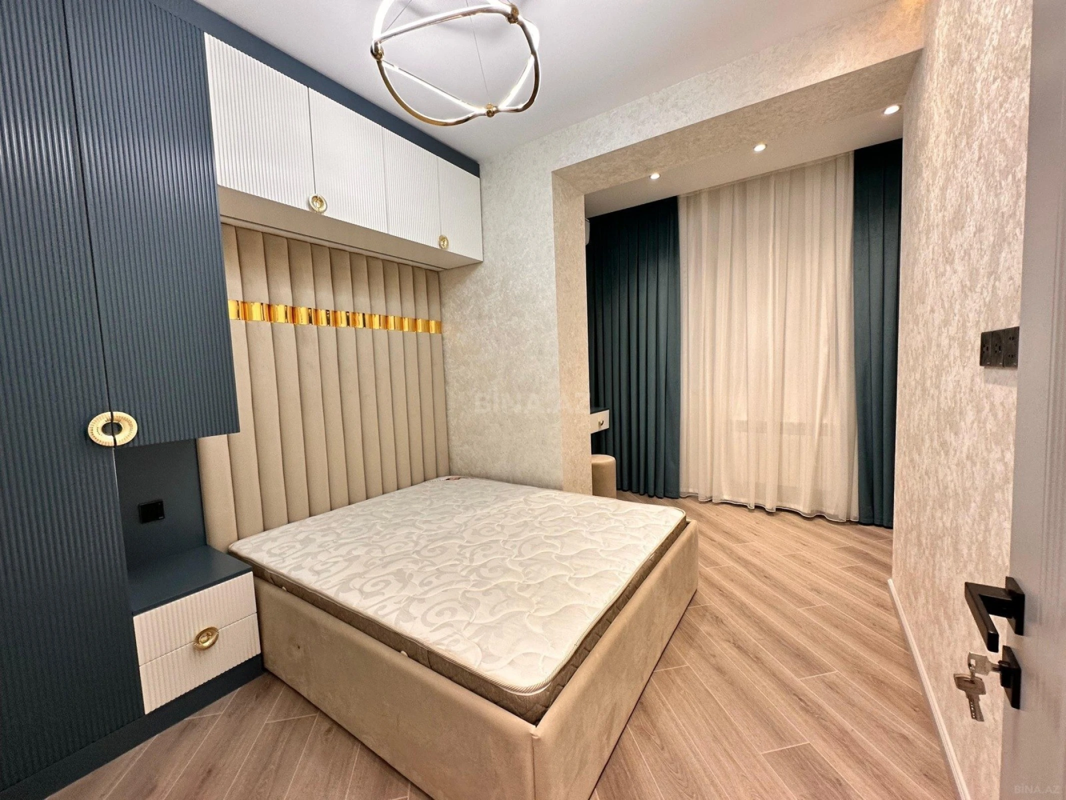 Satılır 2 otaqlı mənzil 82 m²