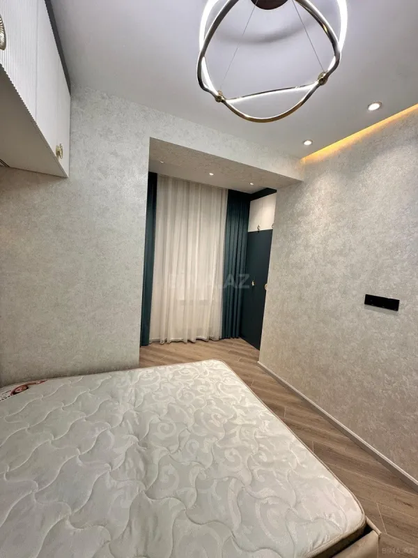 Satılır 2 otaqlı mənzil 82 m²