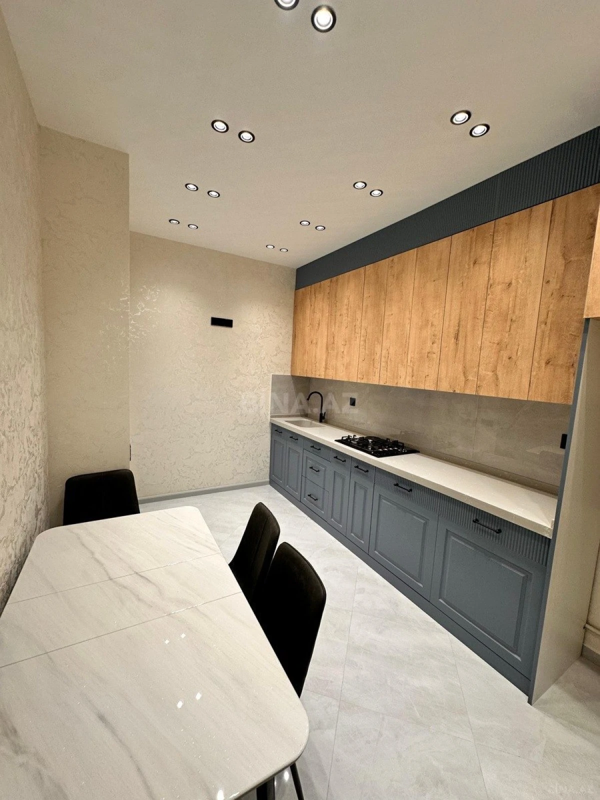 Satılır 2 otaqlı mənzil 82 m²