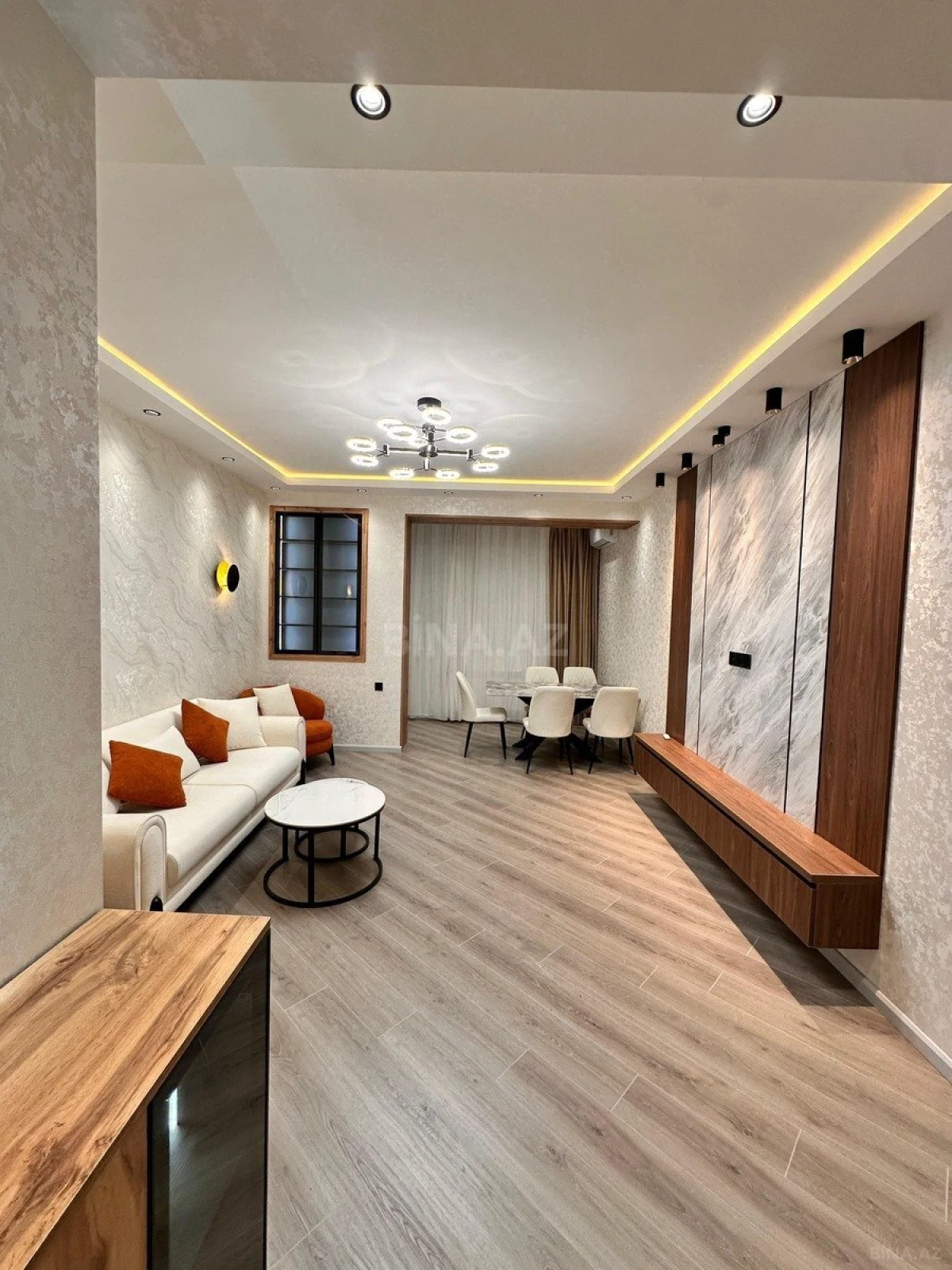 Satılır 2 otaqlı mənzil 82 m²