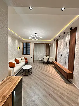 Satılır 2 otaqlı mənzil 82 m²