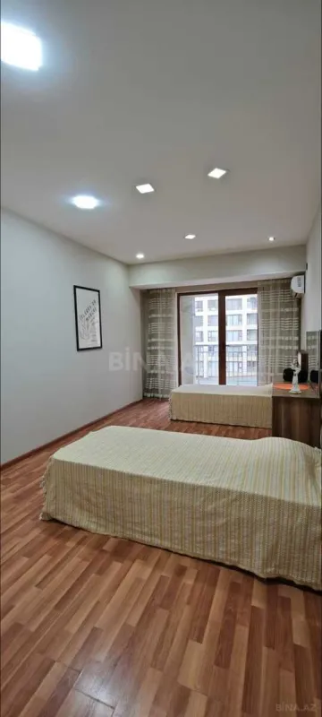Satılır 3 otaqlı mənzil 115 m²
