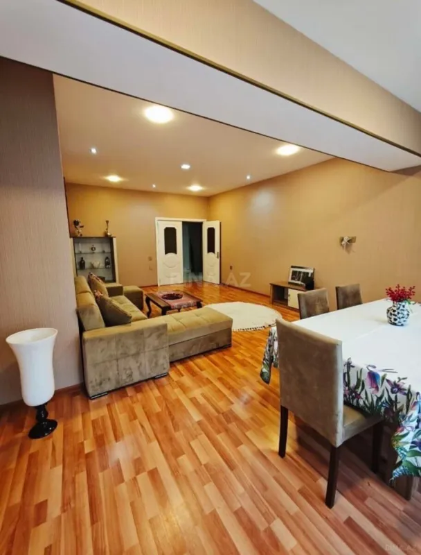 Satılır 3 otaqlı mənzil 115 m²