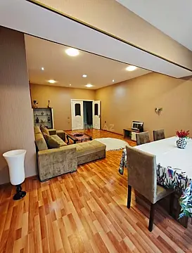 Satılır 3 otaqlı mənzil 115 m²