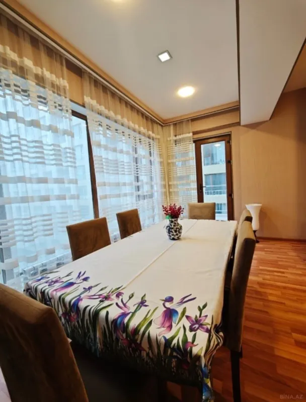 Satılır 3 otaqlı mənzil 115 m²