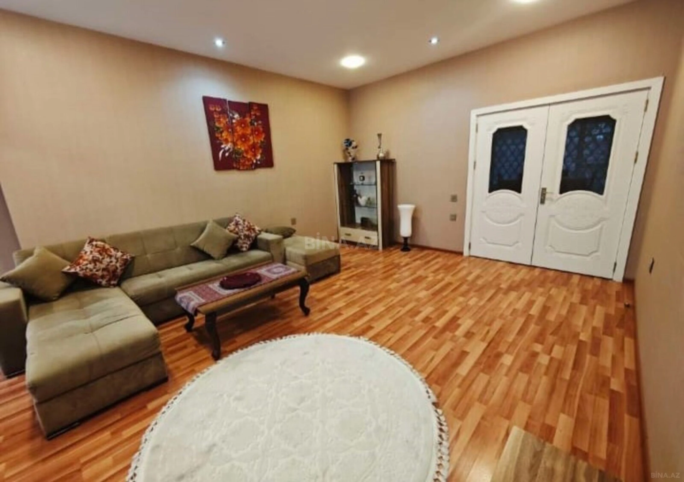 Satılır 3 otaqlı mənzil 115 m²