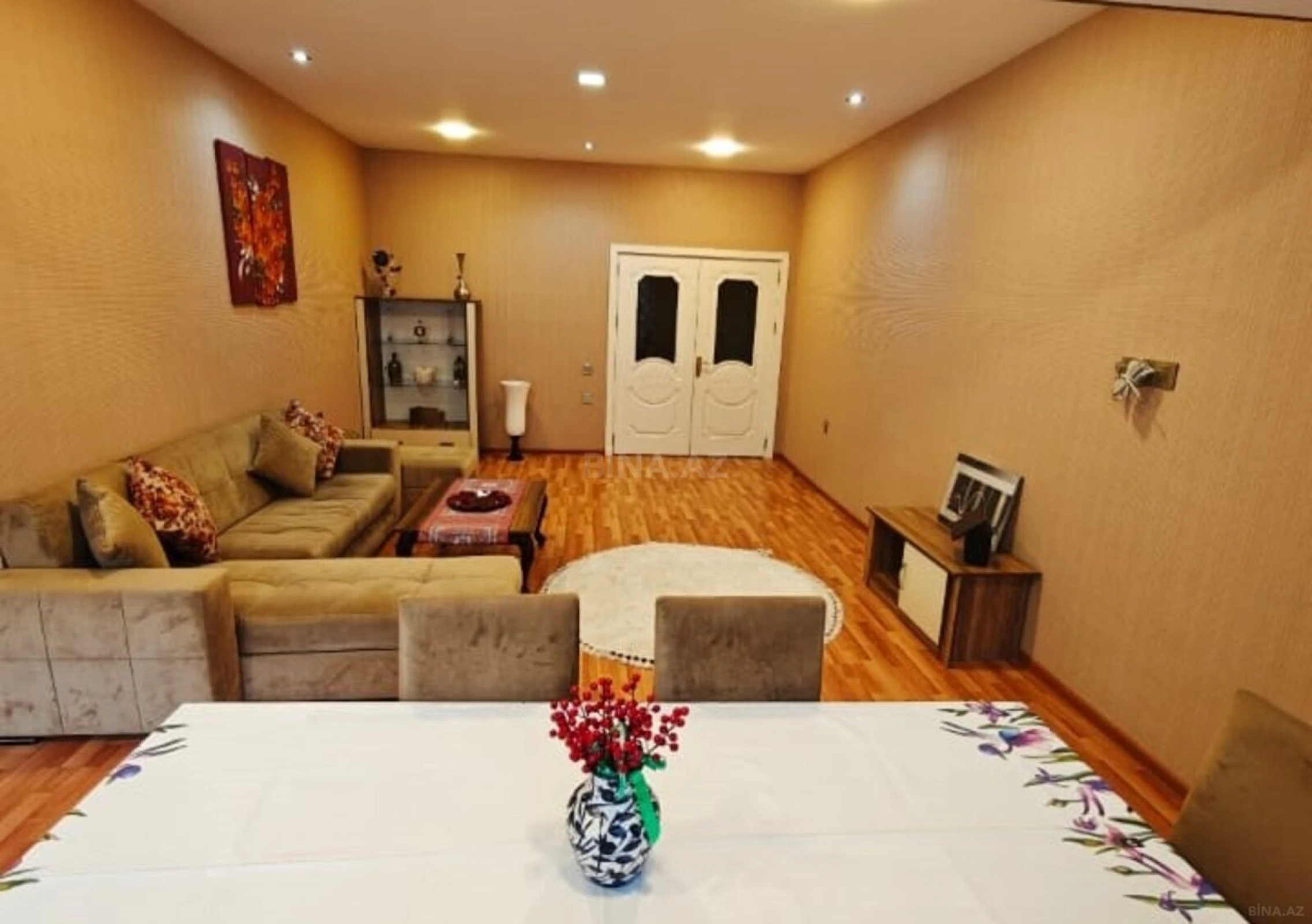 Satılır 3 otaqlı mənzil 115 m²