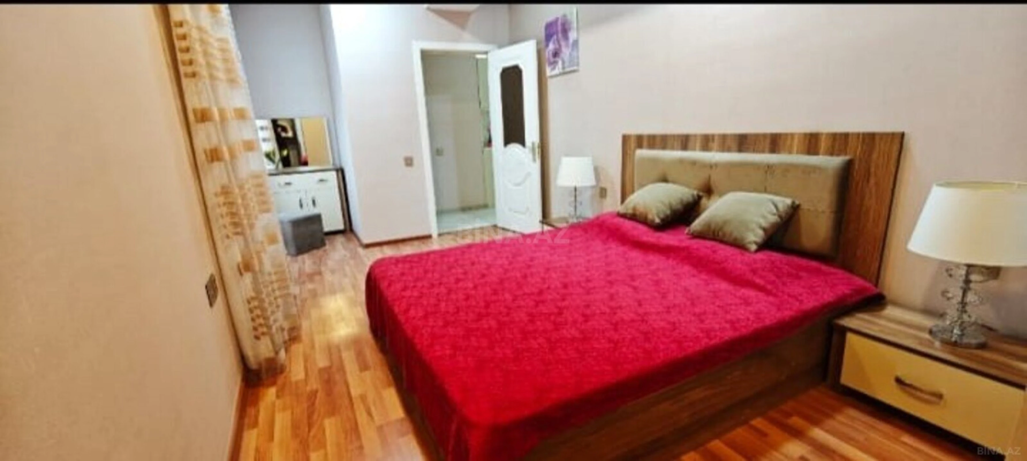 Satılır 3 otaqlı mənzil 115 m²