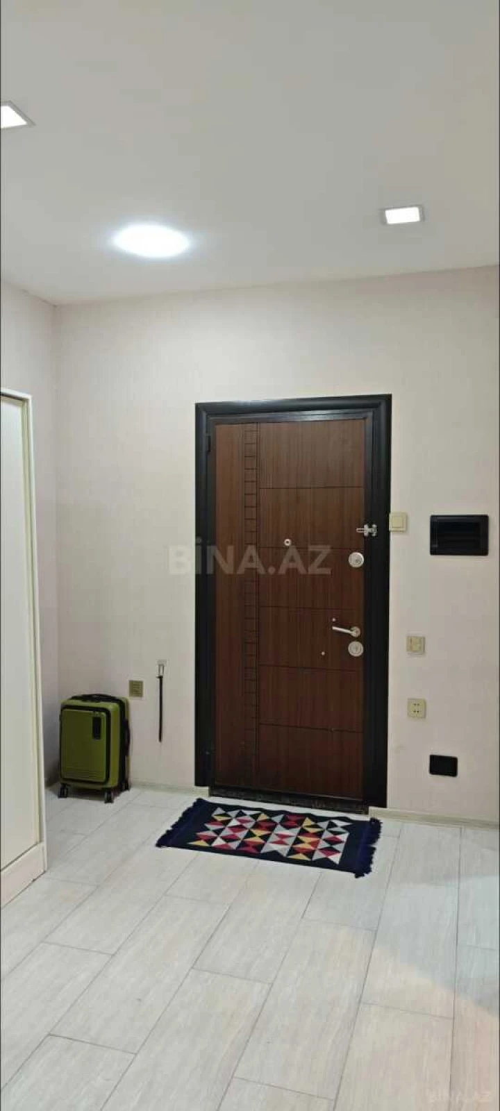 Satılır 3 otaqlı mənzil 115 m²
