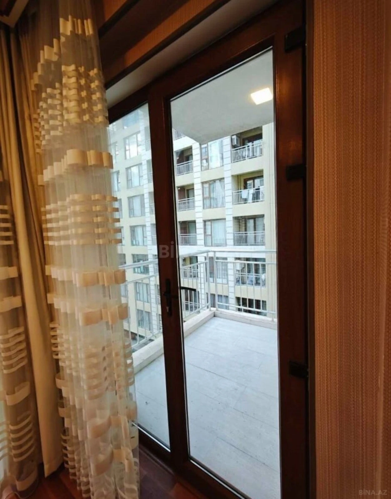 Satılır 3 otaqlı mənzil 115 m²