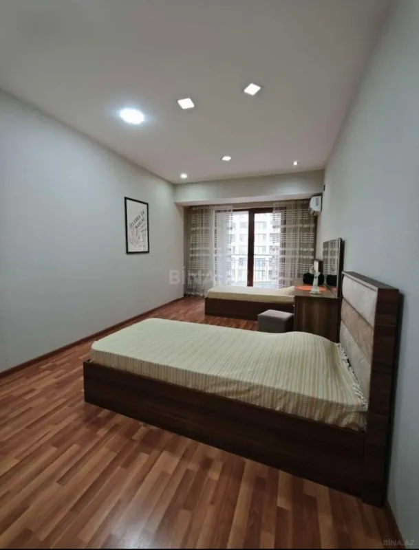 Satılır 3 otaqlı mənzil 115 m²