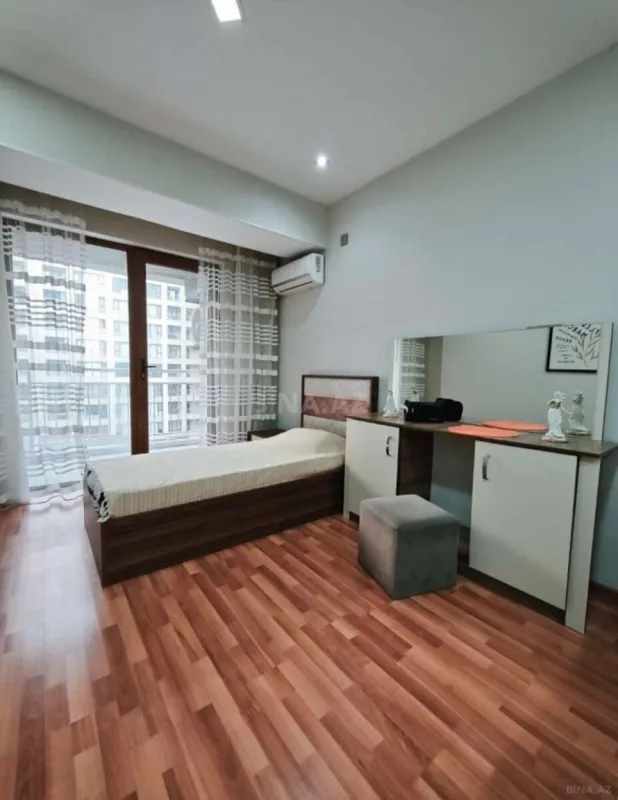 Satılır 3 otaqlı mənzil 115 m²