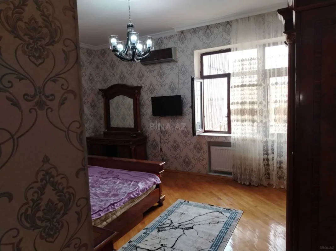 Kirayə verilir 3 otaqlı mənzil 152 m²