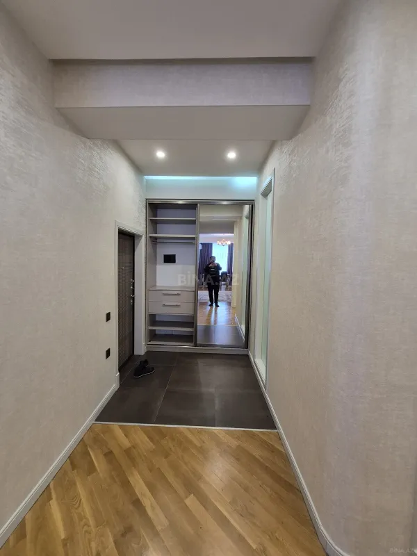 Satılır 2 otaqlı mənzil 76 m²